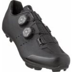 M810 unisex schwarze mtb-schuhe – carbon-sohle und obenliegender verschluss