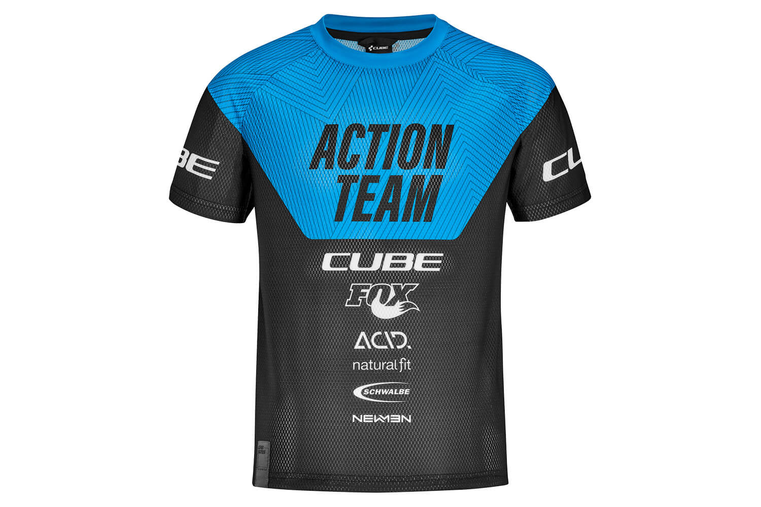 Cube Junior Trikot X Actionteam - kurz?rmelig f?r KidsDas Cube Vertex Trikot k?nnte bald dein neues Liebelings-Sport-Shirt werden. Perfekt f?r Jungs in der Farbe black-blue. Es ist am R?cken l?nger geschnitten und hat eine Liftkartentasche. Zudem ist es Neck-Brace kompatibel und verf?gt ?ber einen Aufh?nger zum Trocknen.?Gibt ein sehr gutes Tragegef?hl dank leichtem Material.Details zum Kinder Trikot von Cube: leichtes Material Liftkartentasche l?nger geschnittener R?cken Farbe: black-blue?