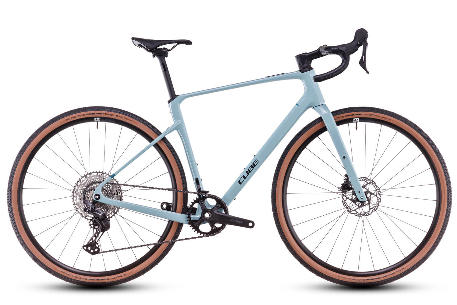 Cube Gravelbike Nuroad C:62 ONE Zurzeit erfreuen sich die Gravelbikes an einem Hype und dass zurecht ein Gravelbike ist optisch ein Rennrad und fahrerisch ein Mountainbike. Perfekt f?r Alltag